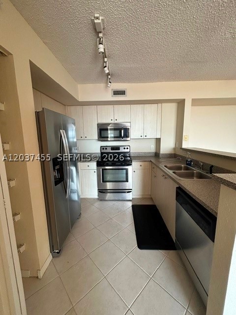 FLAGLER POINTE CONDO - Residential Lease