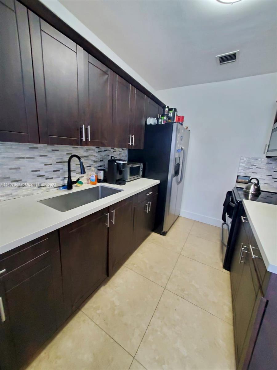 BISCAYNE VILLAGE HEIGHTS - Residential Lease