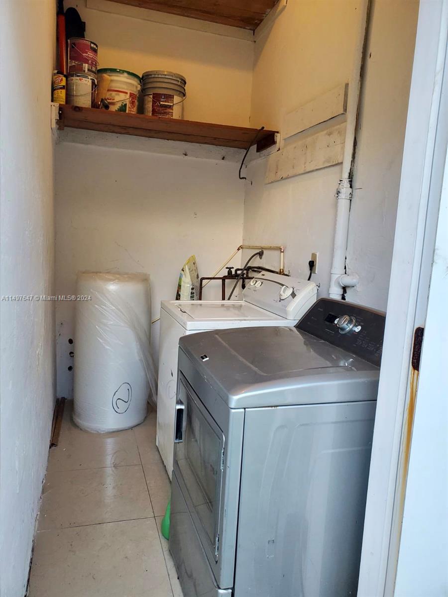 BISCAYNE VILLAGE HEIGHTS - Residential Lease