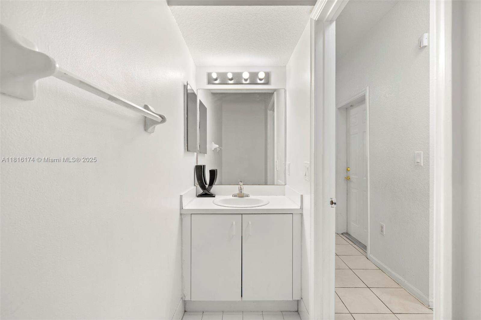 WALNUT CREEK TOWNHOMES - Residential