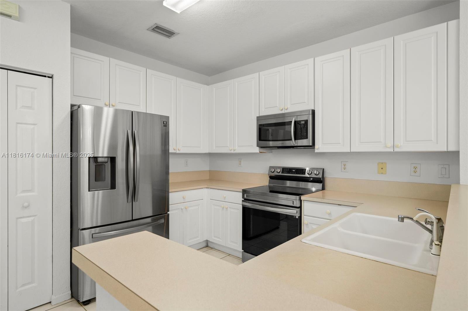 WALNUT CREEK TOWNHOMES - Residential
