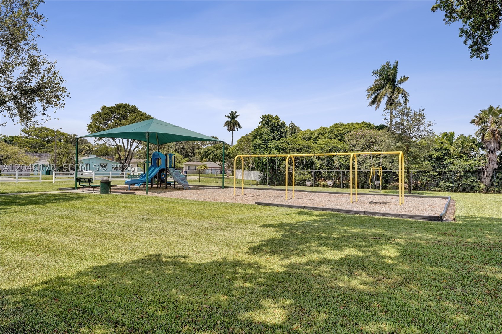 COUNTRY SEC 2 - Residential