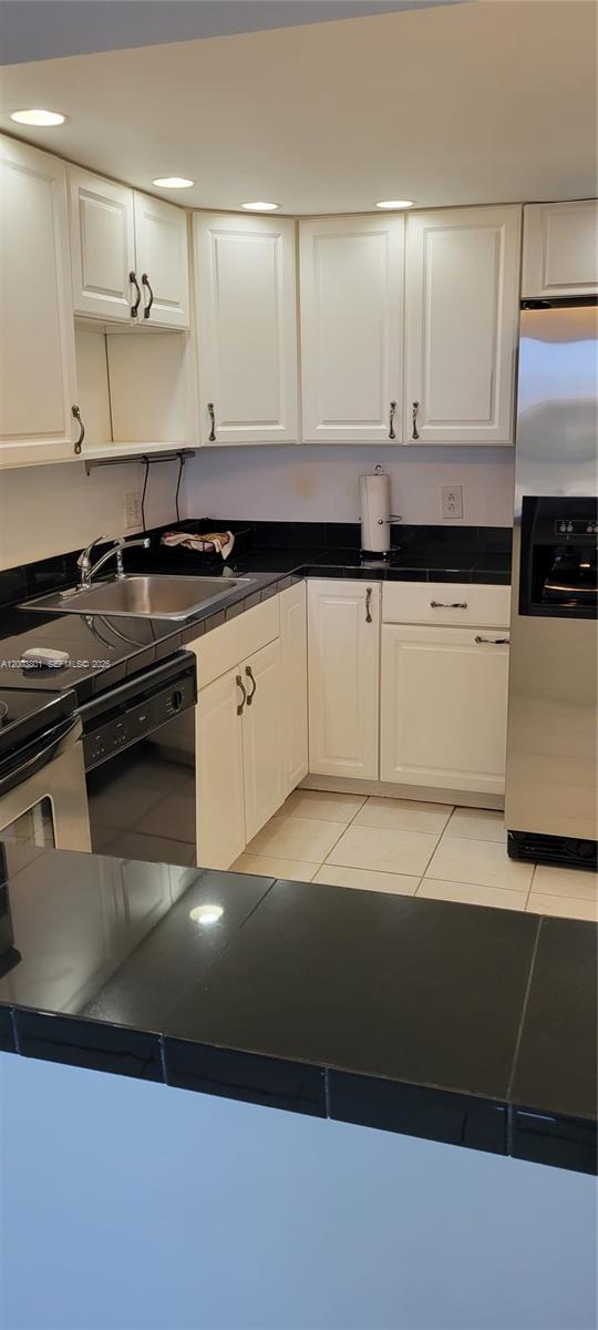 SAILBOAT CAY CONDO - Residential