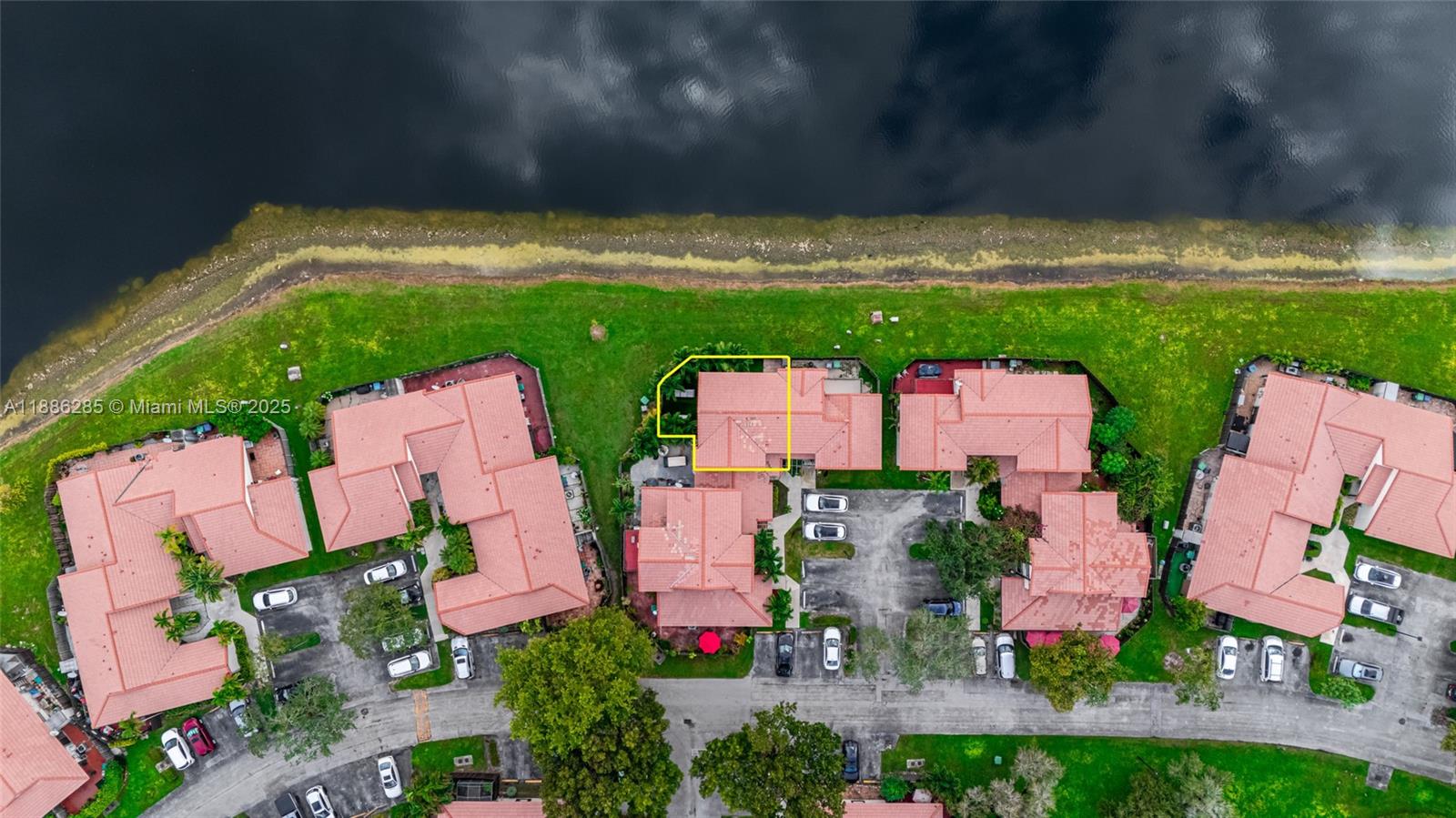 LAKES MEADOW VILG HOMES C - Residential