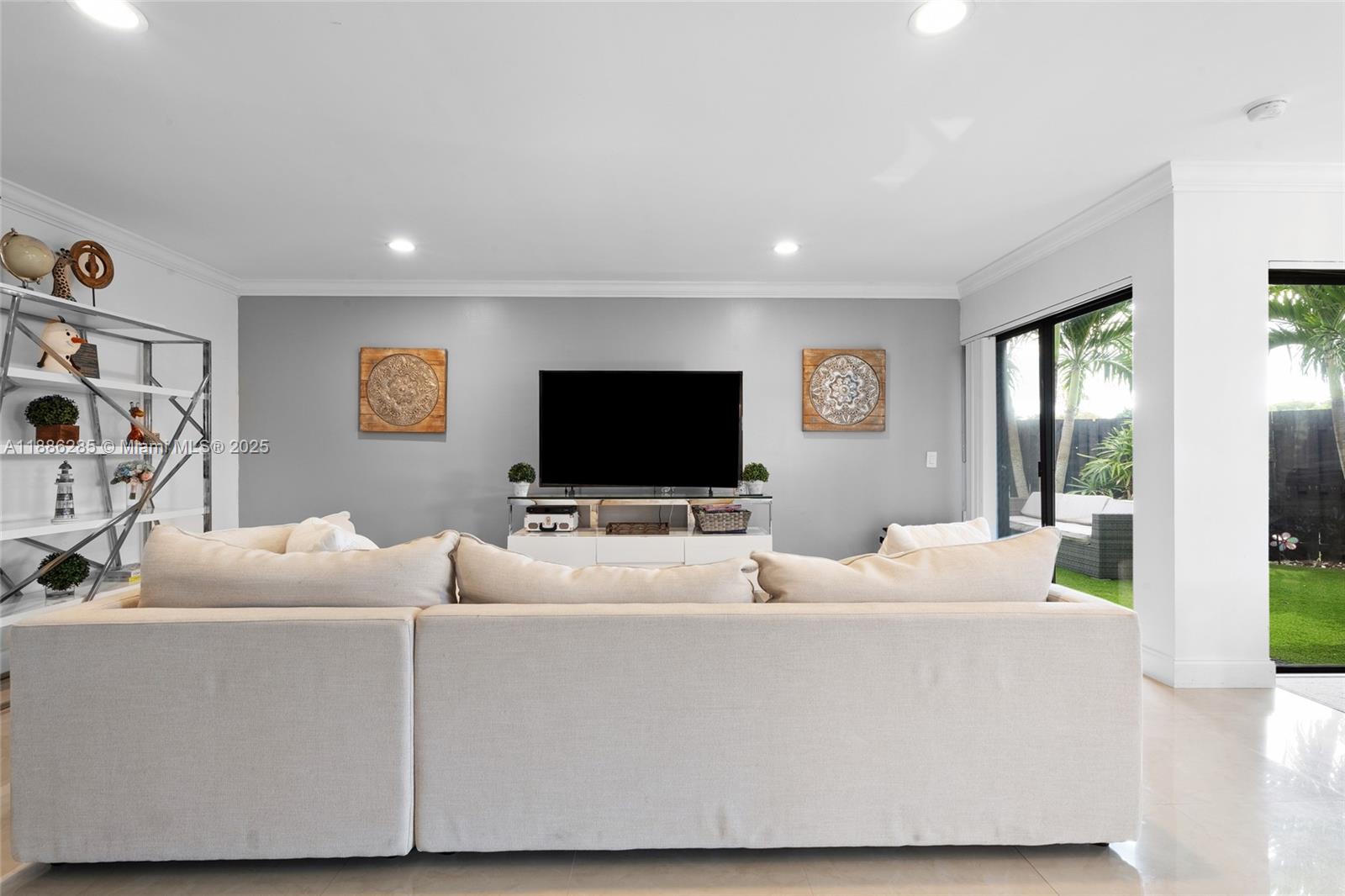LAKES MEADOW VILG HOMES C - Residential