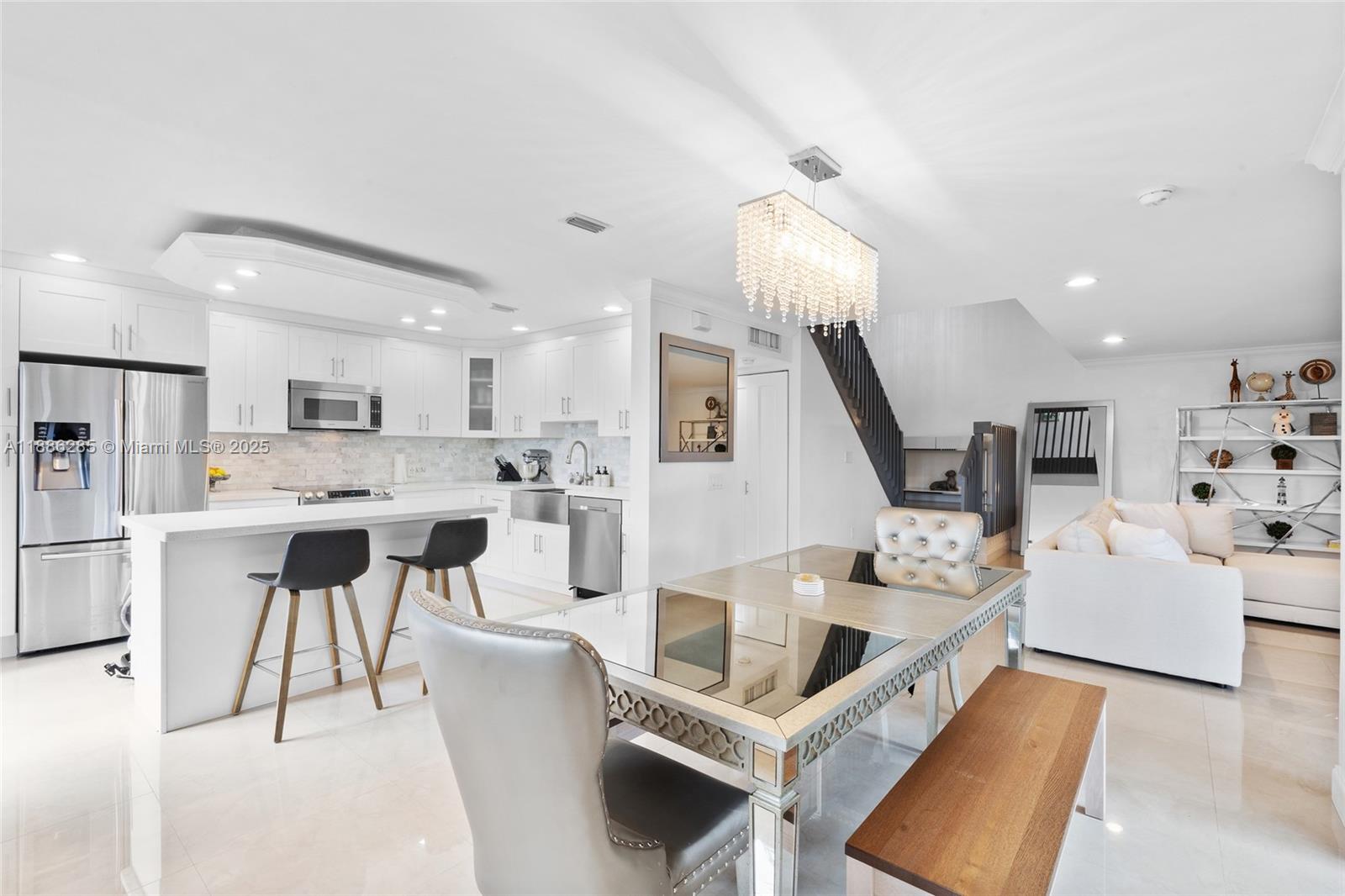 LAKES MEADOW VILG HOMES C - Residential