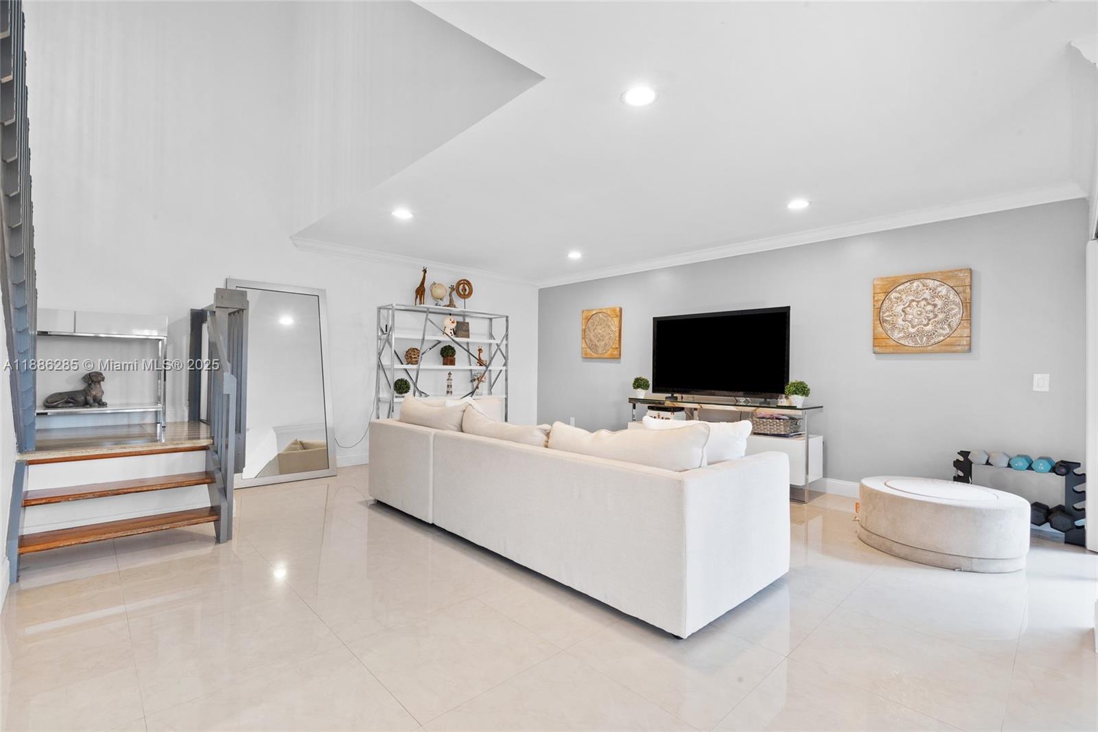 LAKES MEADOW VILG HOMES C - Residential