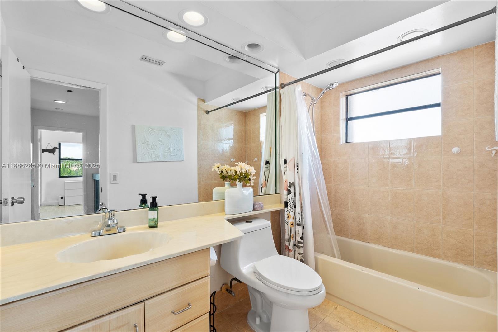 LAKES MEADOW VILG HOMES C - Residential
