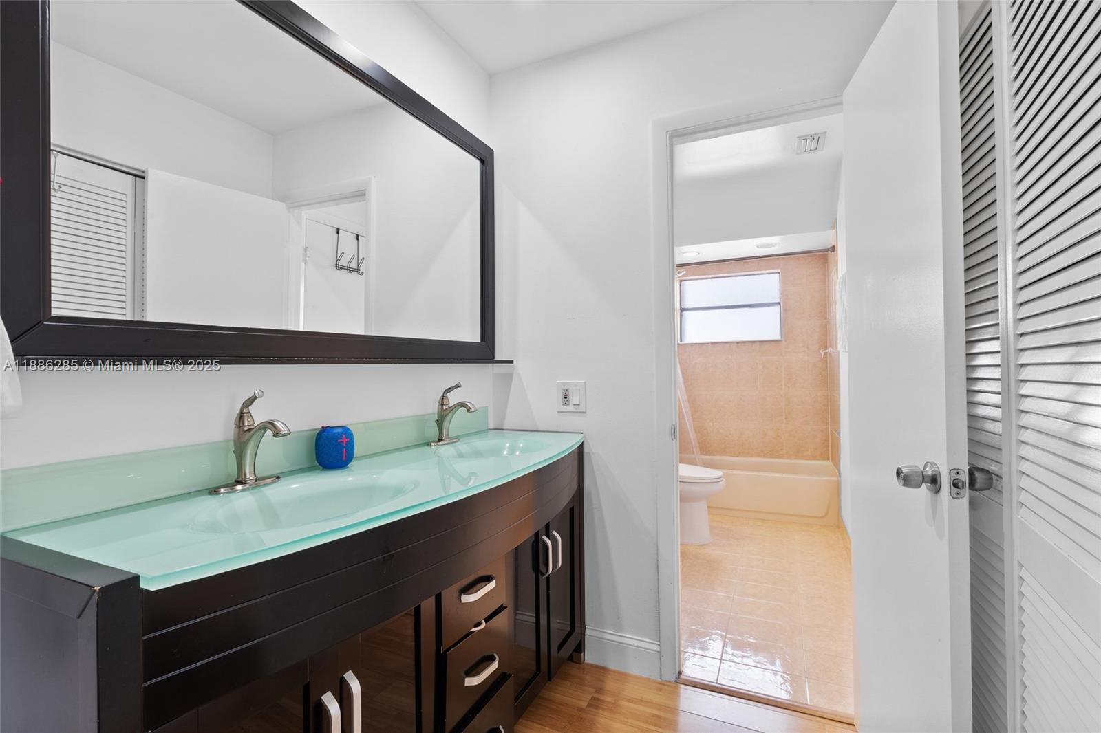 LAKES MEADOW VILG HOMES C - Residential