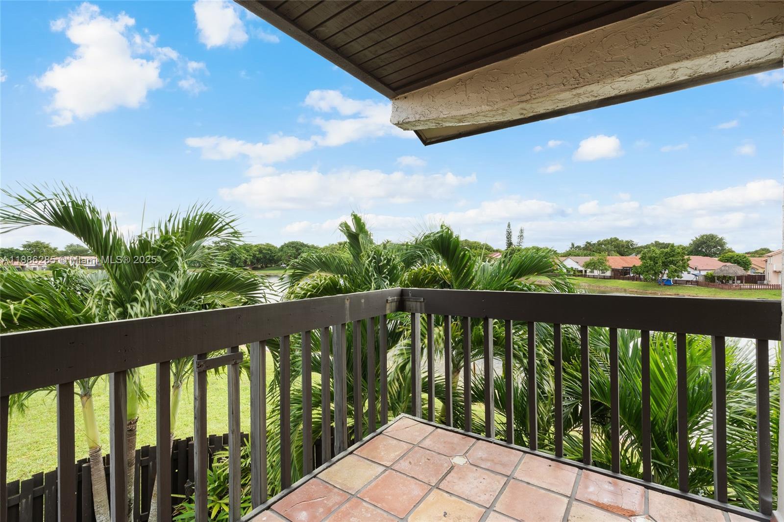 LAKES MEADOW VILG HOMES C - Residential