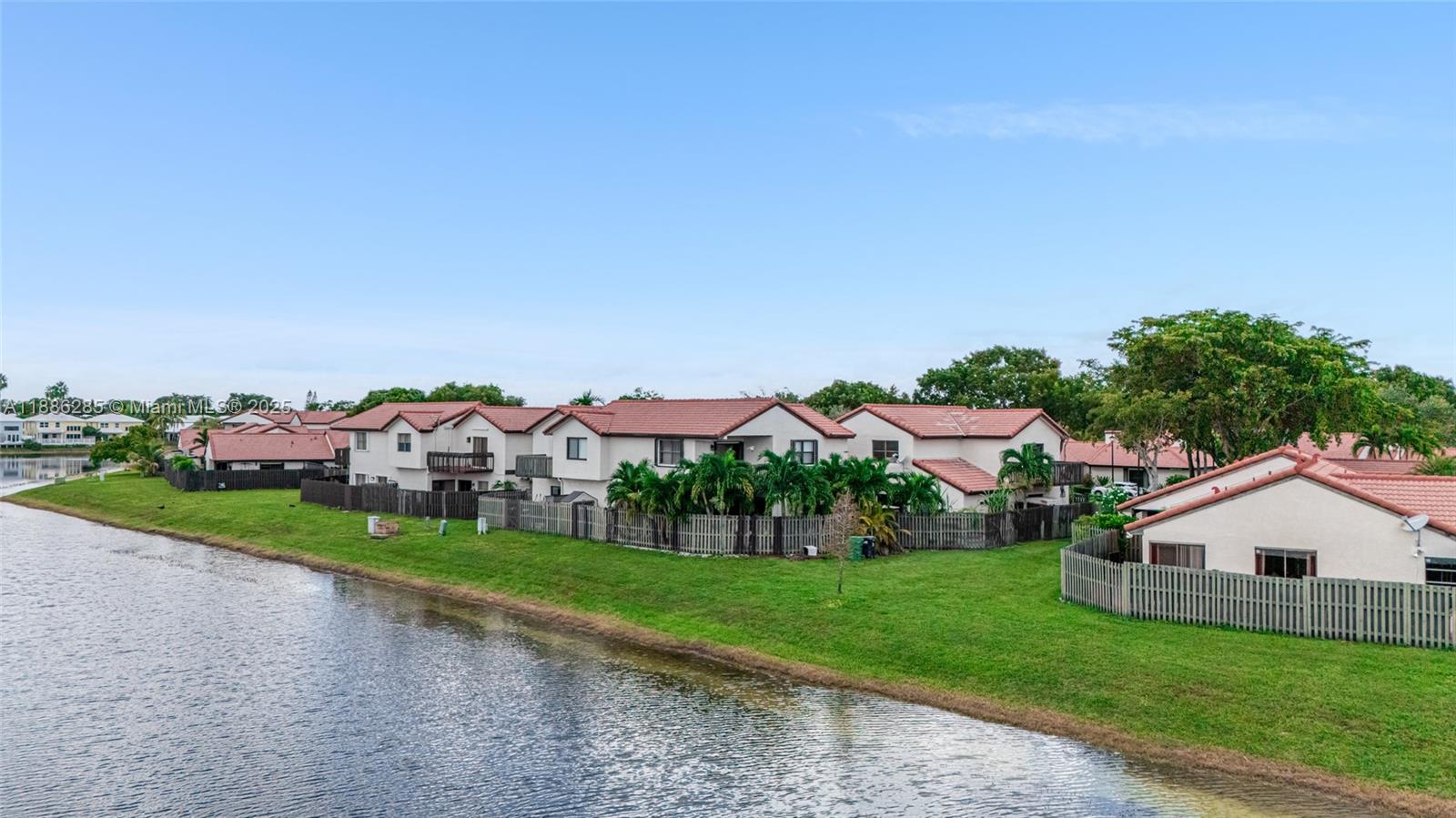LAKES MEADOW VILG HOMES C - Residential