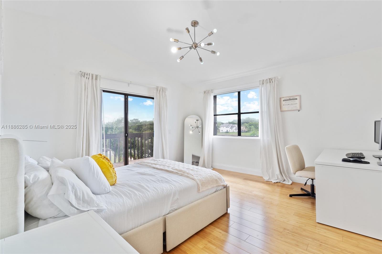 LAKES MEADOW VILG HOMES C - Residential