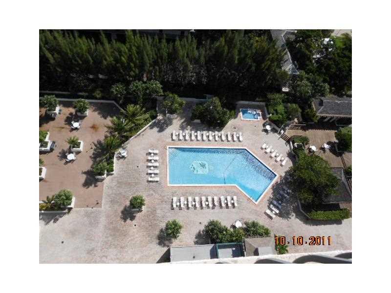 THE PALM BAY YACHT CLUB C - Residential Lease