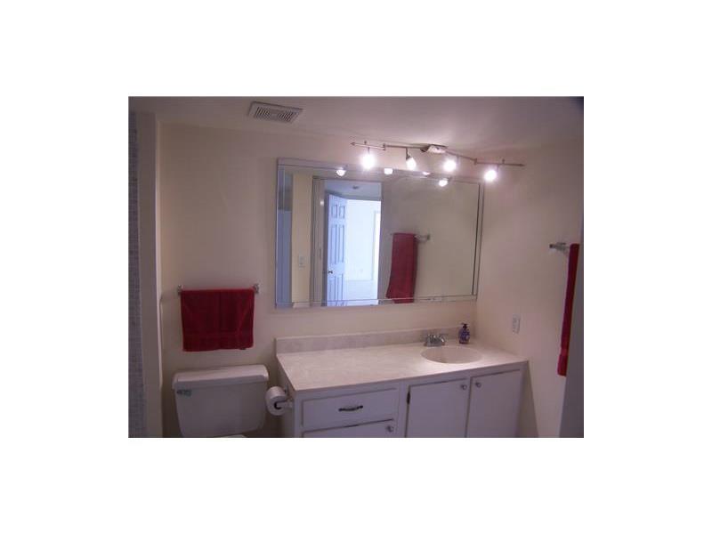 THE PALM BAY YACHT CLUB C - Residential Lease