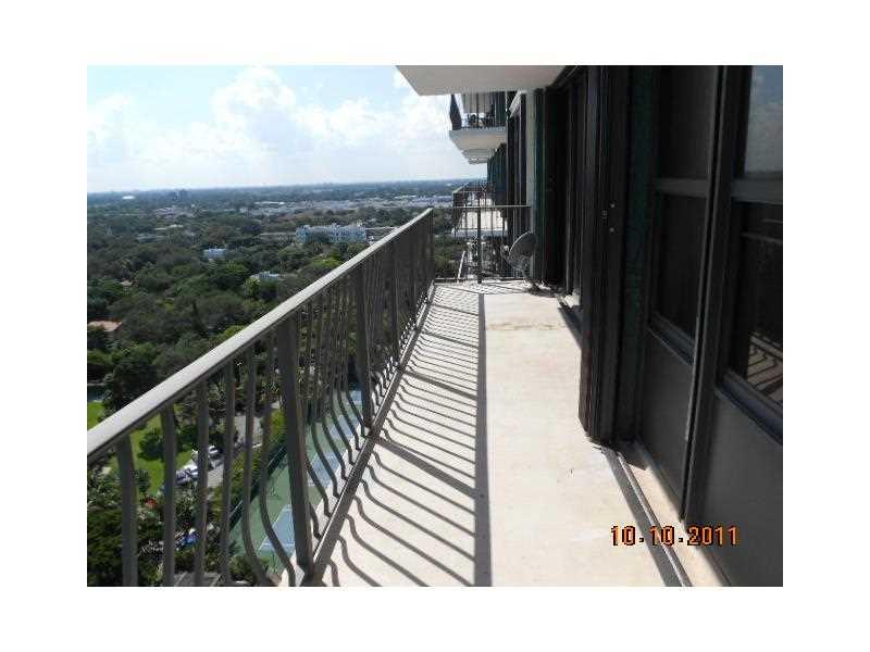 THE PALM BAY YACHT CLUB C - Residential Lease
