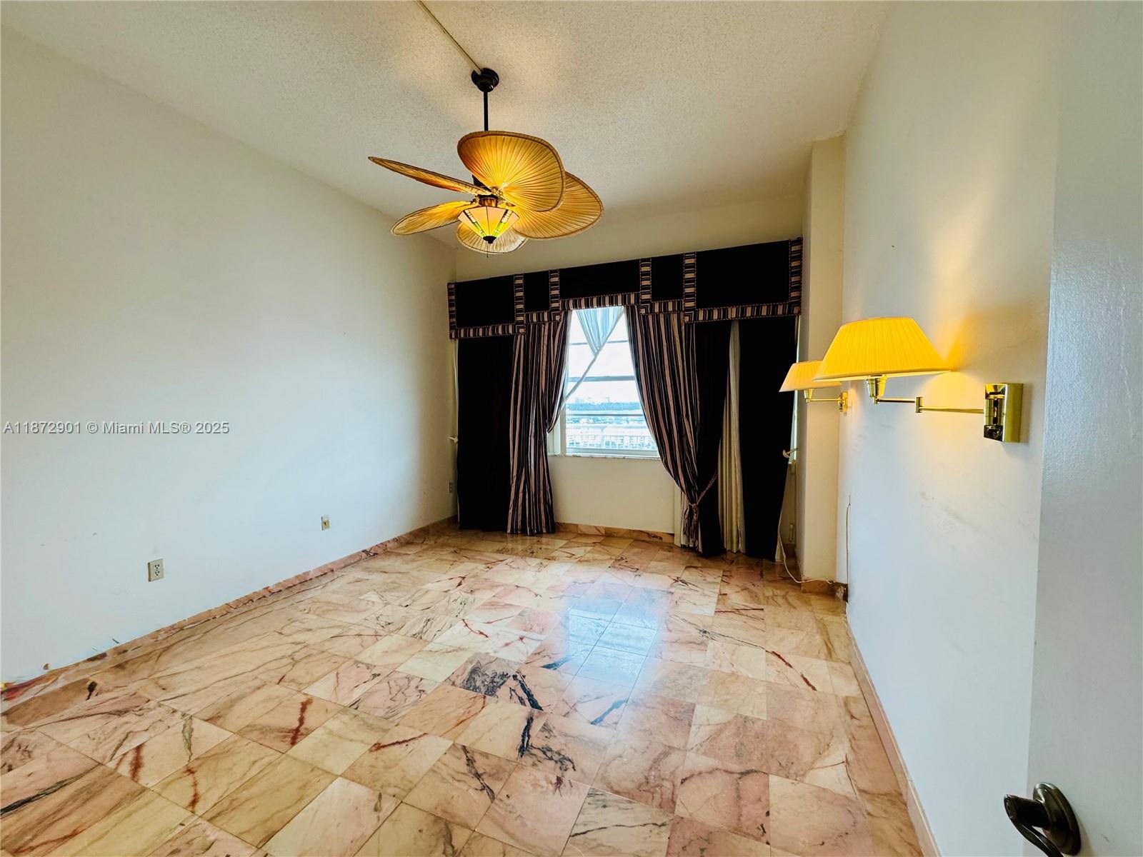 DEL PRADO - Residential