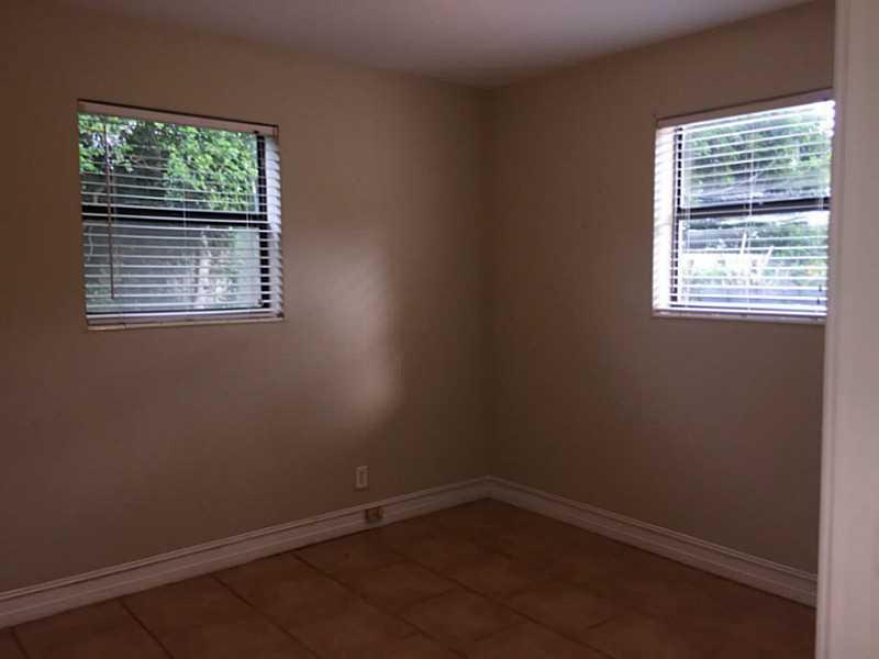 DEER-POMP ESTATES 40-49 B - Residential Lease