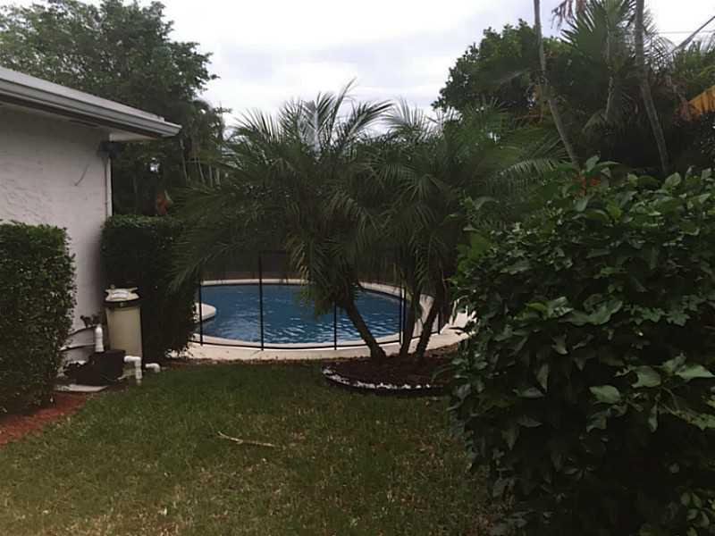 DEER-POMP ESTATES 40-49 B - Residential Lease