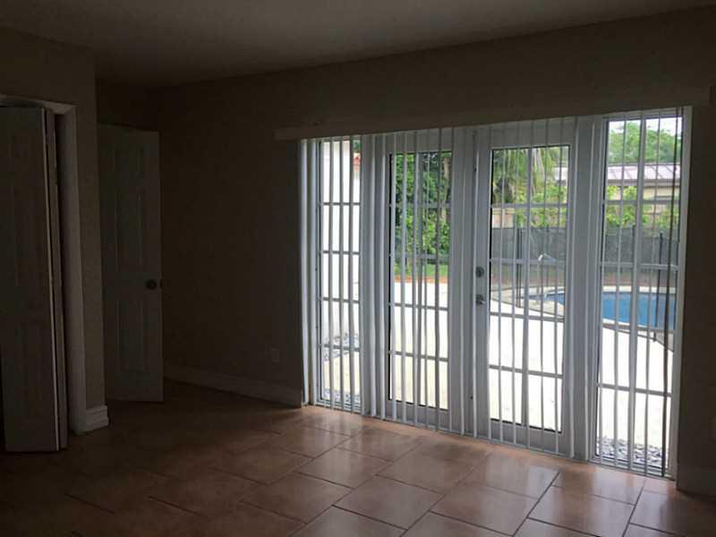 DEER-POMP ESTATES 40-49 B - Residential Lease