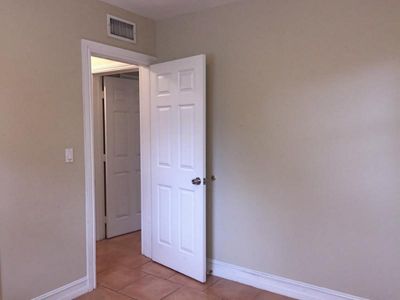 DEER-POMP ESTATES 40-49 B - Residential Lease