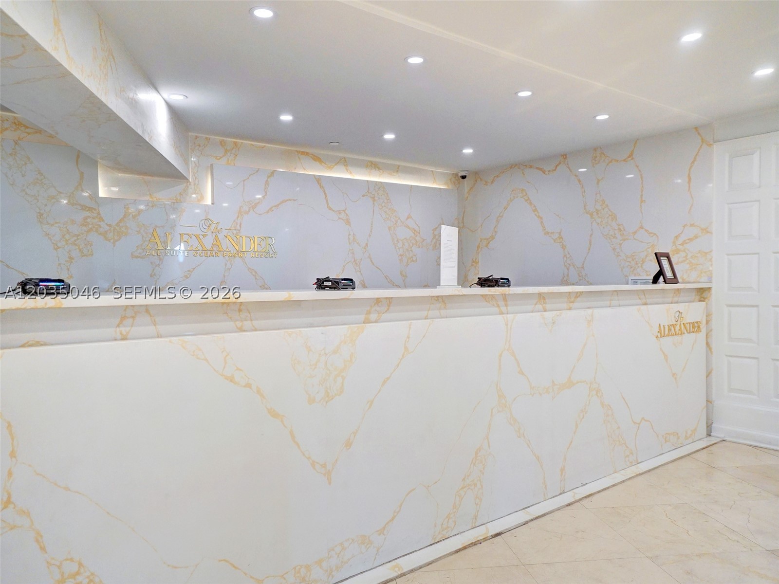 THE ALEXANDER CONDO - Residential