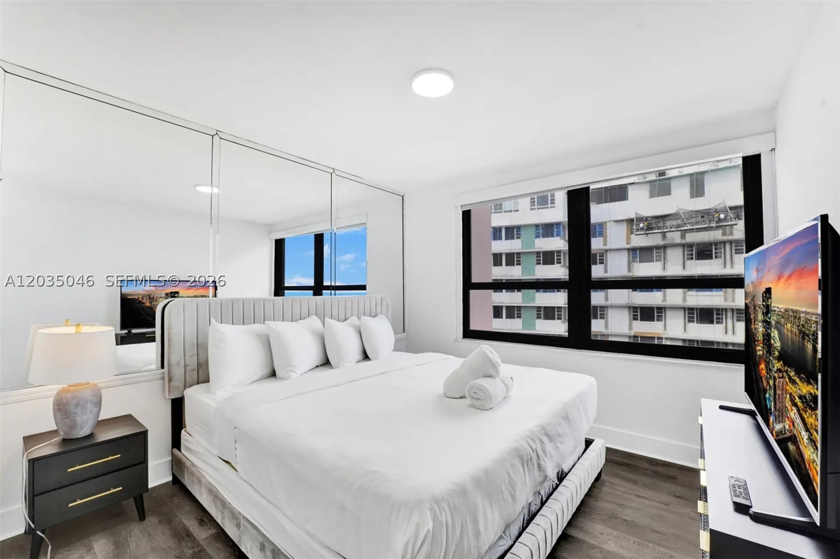 THE ALEXANDER CONDO - Residential