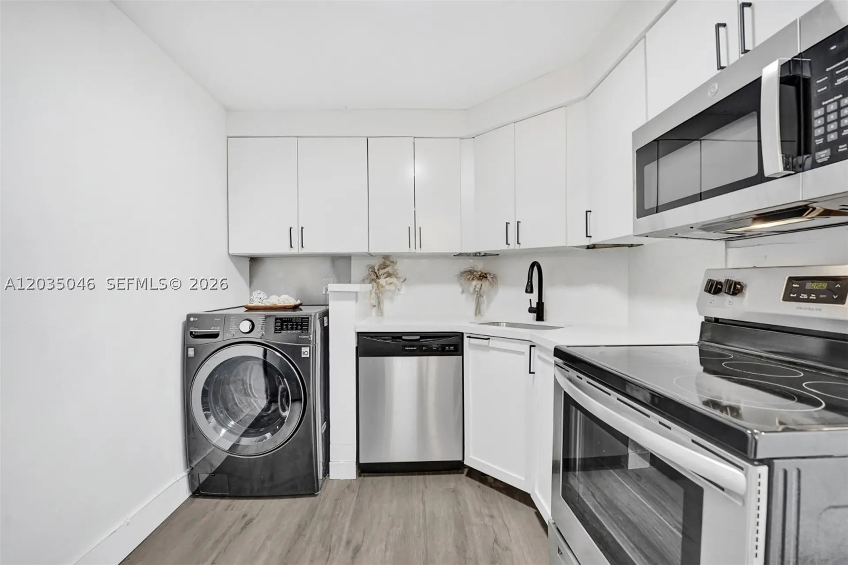 THE ALEXANDER CONDO - Residential