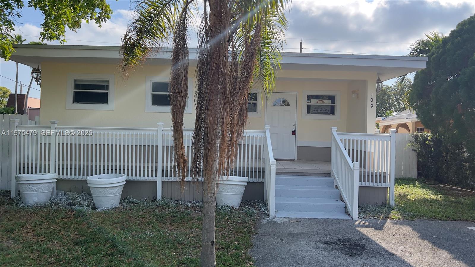 TOWN OF HALLANDALE B-13 - Residential