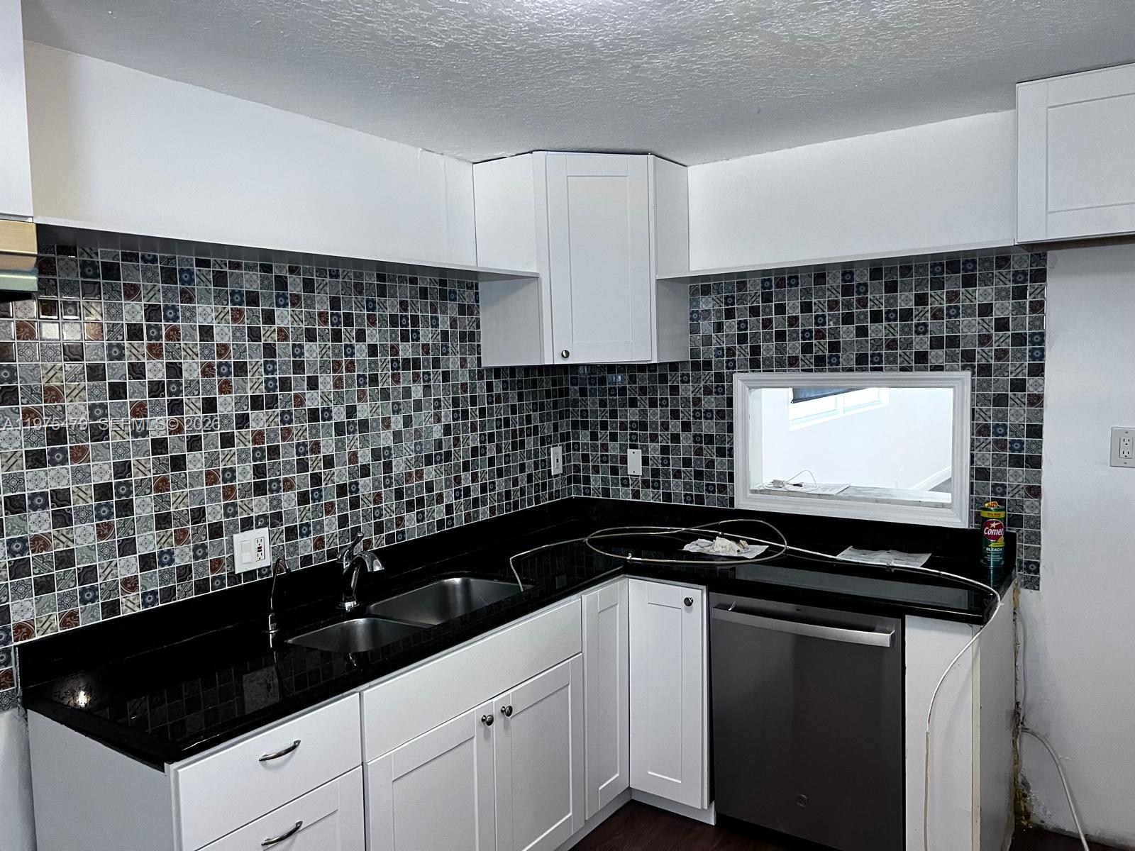 TOWN OF HALLANDALE B-13 - Residential