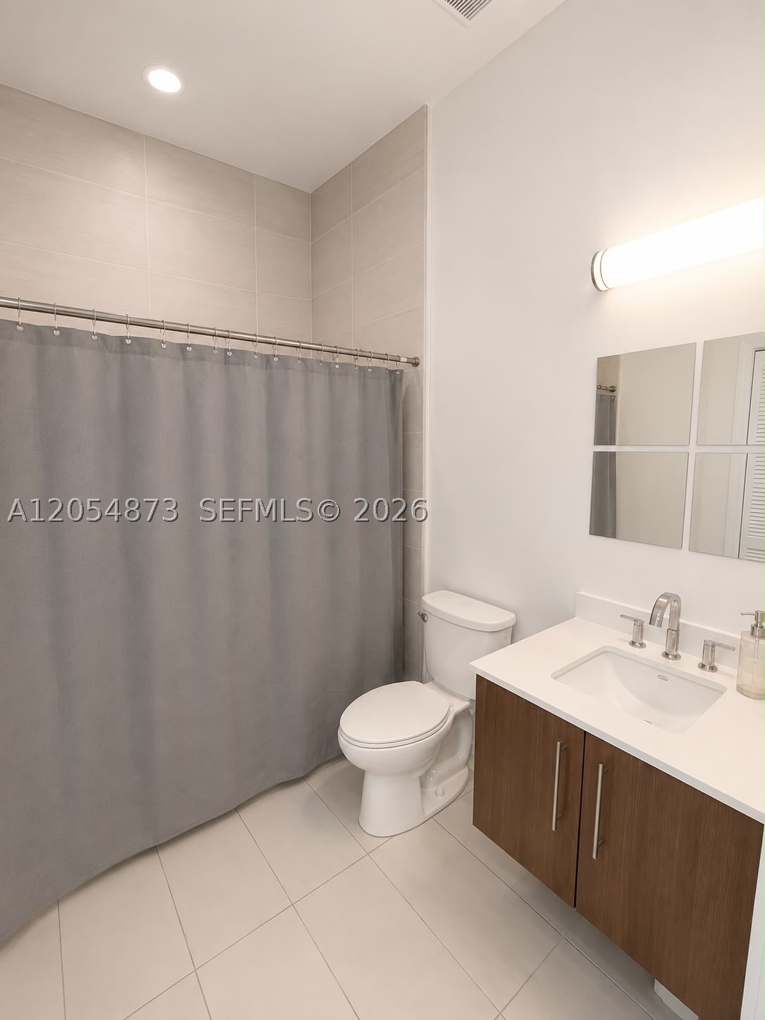 GRAND BAY COMMONS SOUTH - Residential Lease
