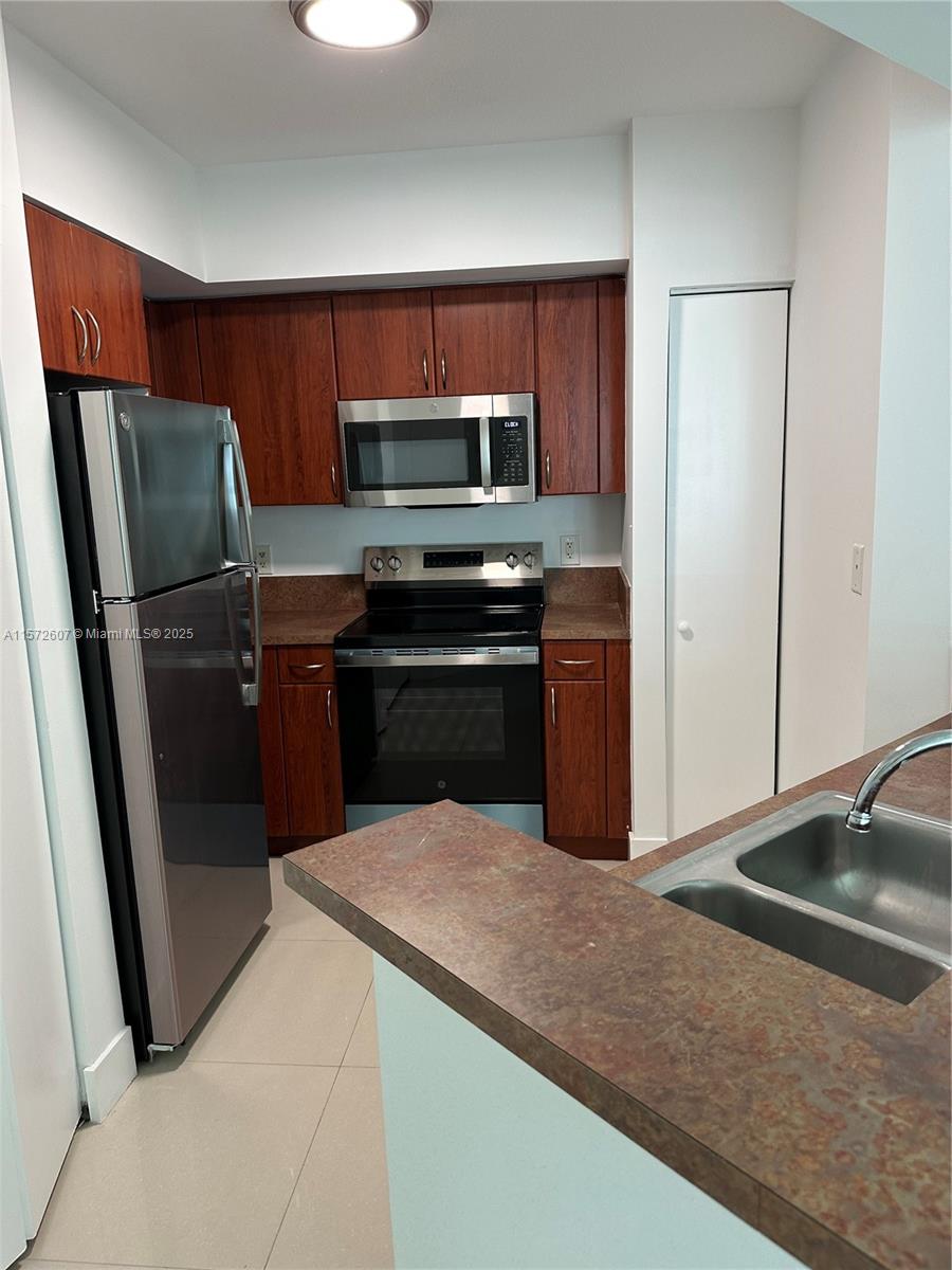 THE WAVERLY AT SURFSIDE B - Residential