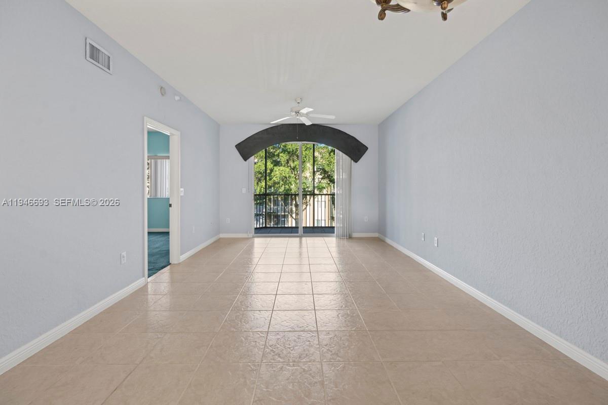 SOUTHAMPTON CONDOMINIUM - Residential