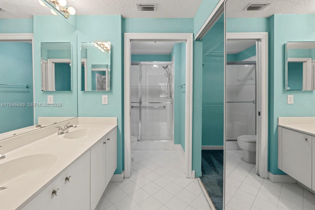 SOUTHAMPTON CONDOMINIUM - Residential