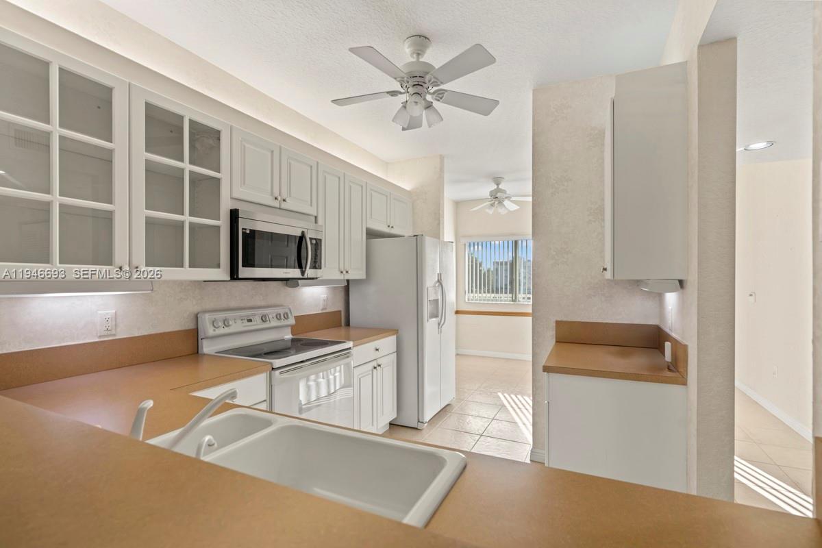 SOUTHAMPTON CONDOMINIUM - Residential