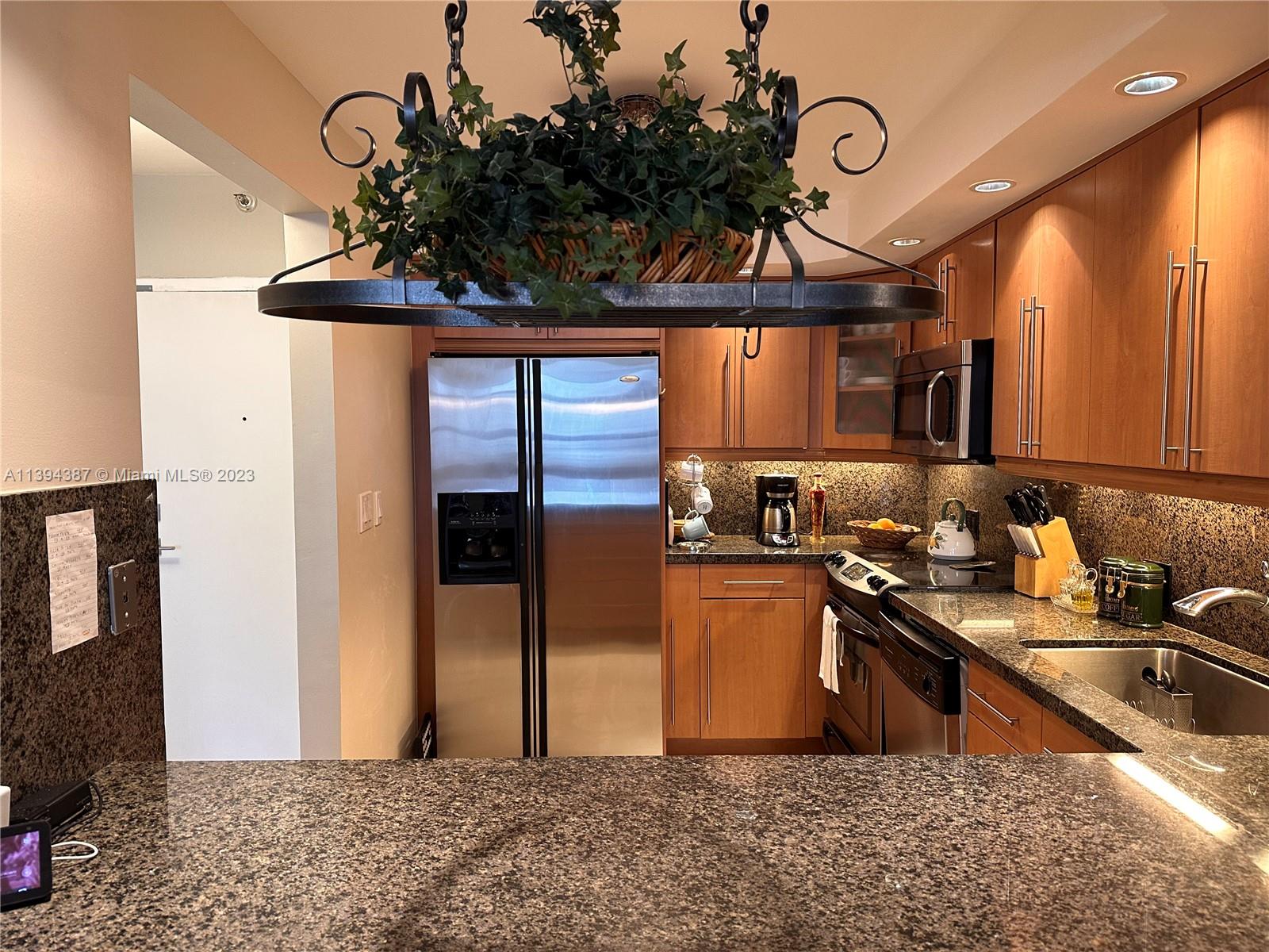 DELVISTA TOWERS CONDO - Residential Lease