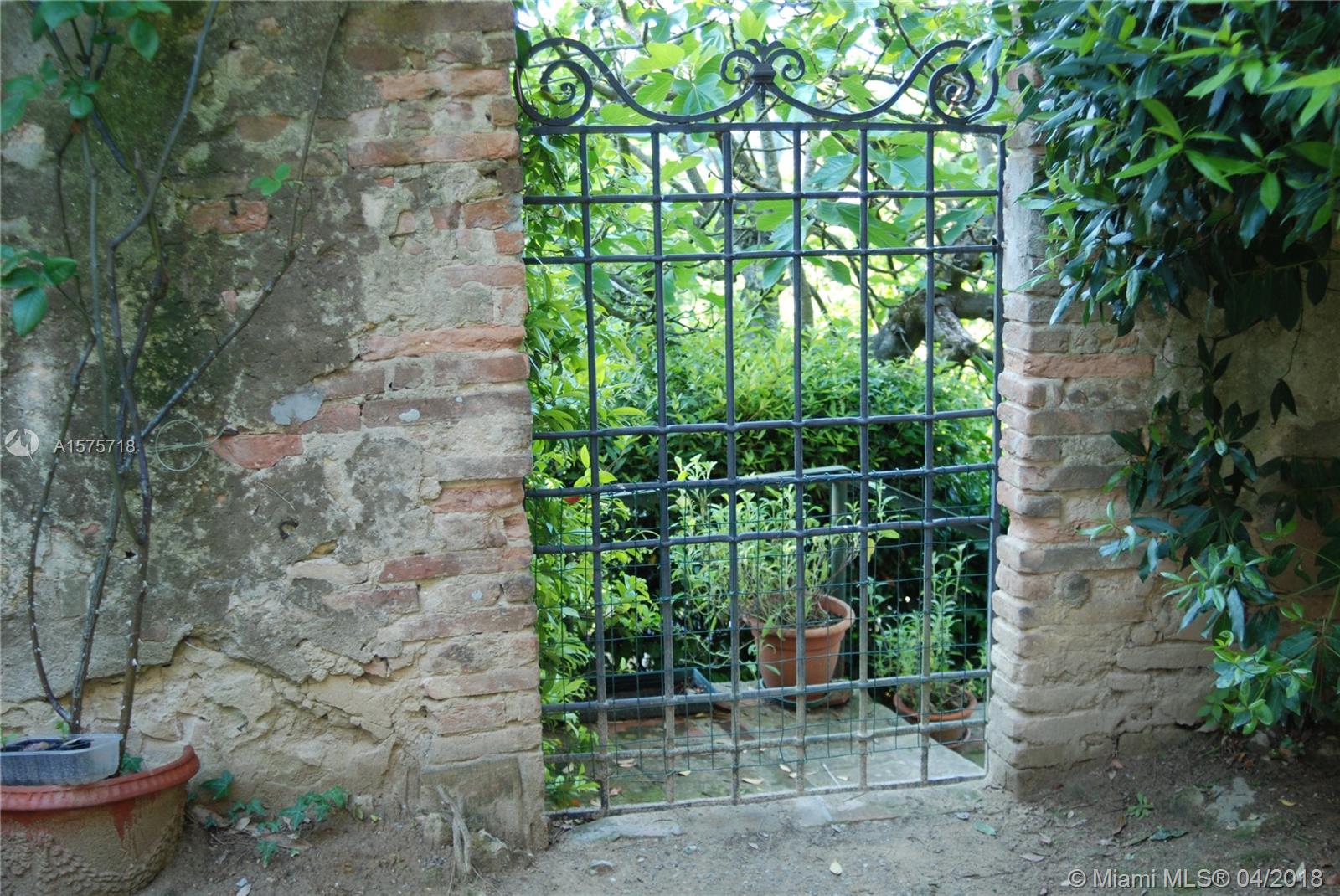 TUSCANY, ITALY - Residential