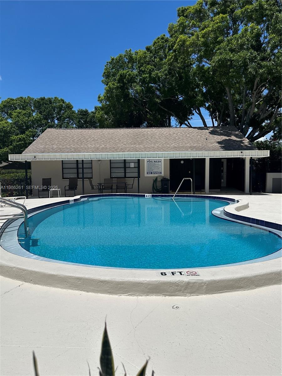 FOREST PARK CONDO - Residential