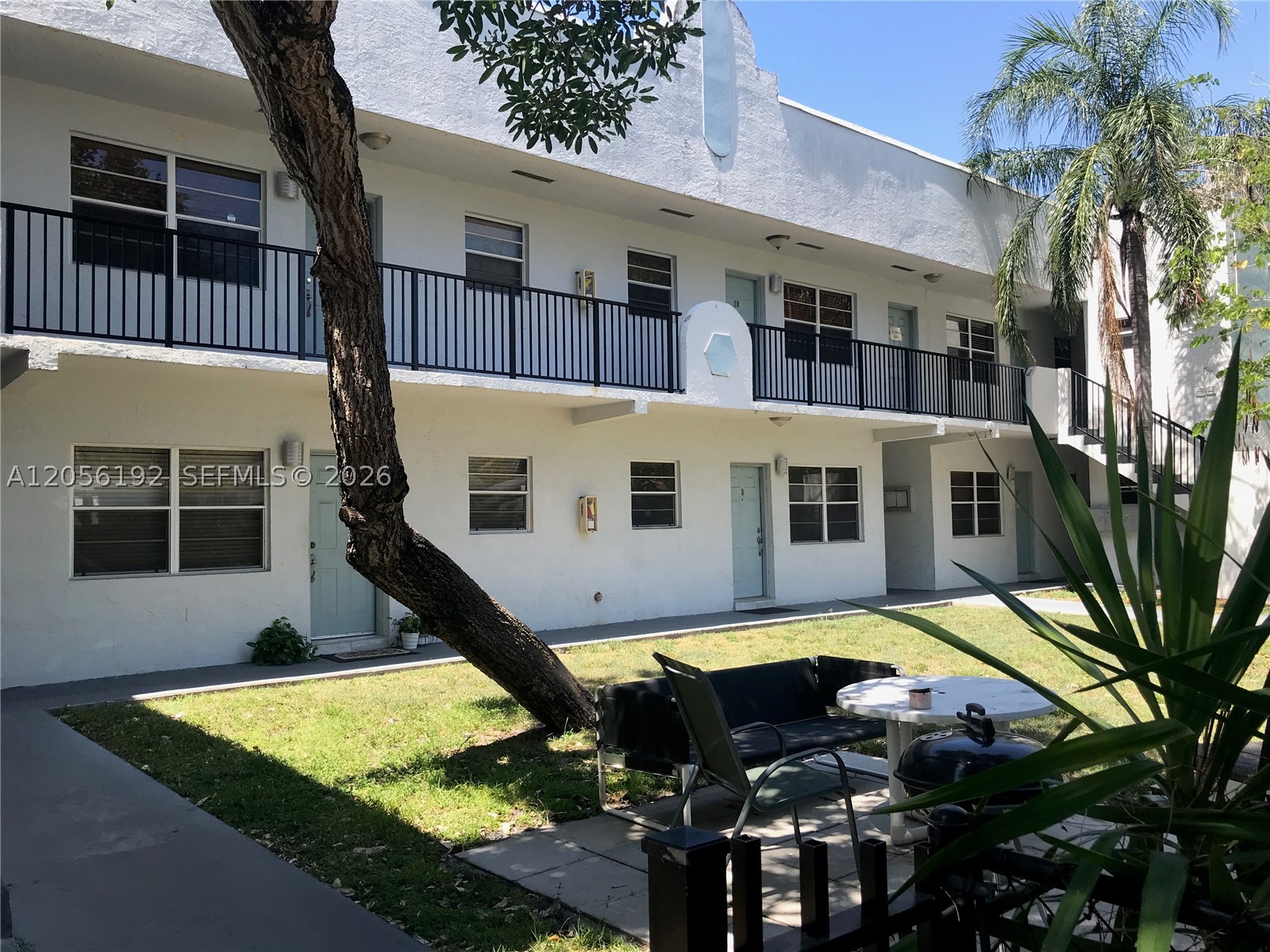 BRIGHT, UPDATED 1BED/ 1 BATH, FRESHLY PAINTED, NEW KITCHEN, LOCATED A SHORT DRIVE FROM THE BEACH AND HOLLYWOOD'S TOP DINING, ENTERTAINMENT, AND ATTRACTIONS. EASY APPROVAL, ONE ASSIGNED PARKING SPACE PLUS GUEST/STREET PARKING, COIN LAUNDRY FOR RESIDENTS, SMALL PET OK (UP TO 15 LBS). $150 APPLICATION FEE PER ADULT. RENT INCLUDED WATER AND TRASH. EASY TO SHOW!