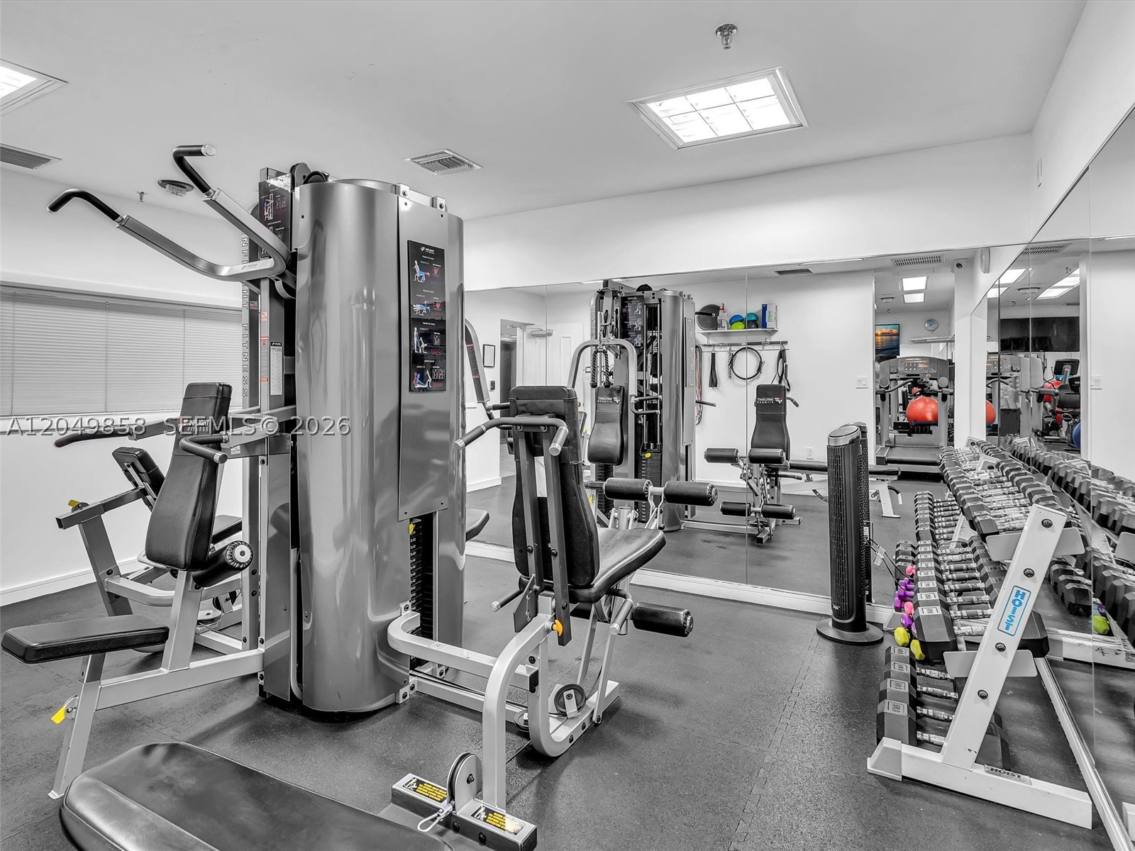 YACHT HARBOUR CONDO - Residential