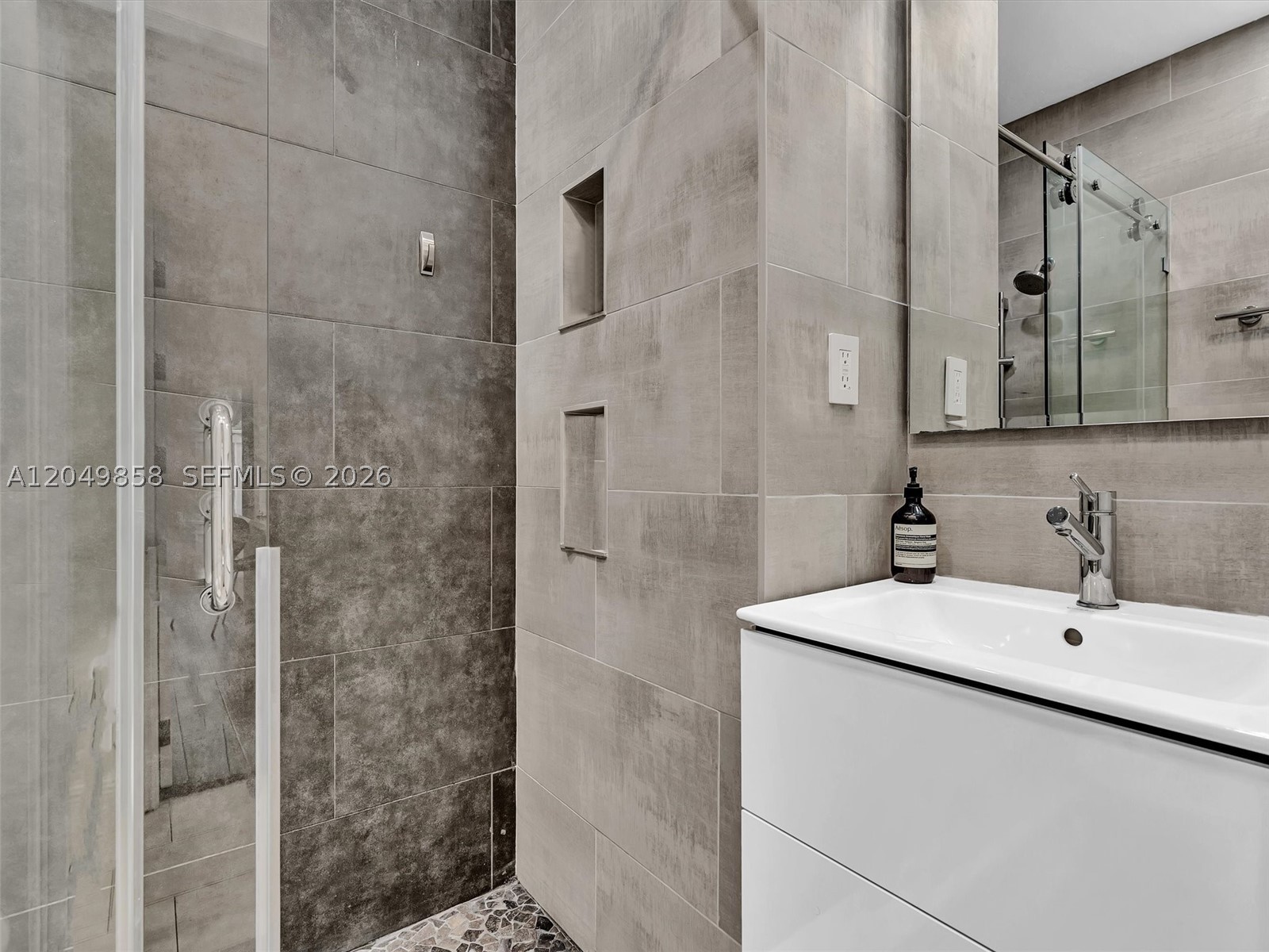 YACHT HARBOUR CONDO - Residential