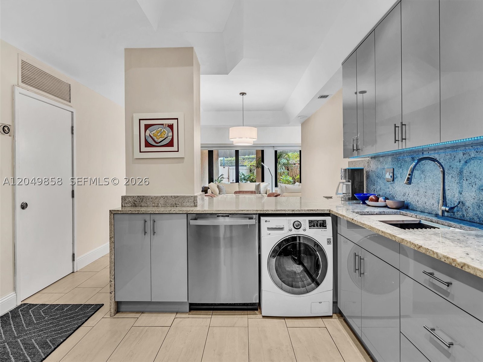 YACHT HARBOUR CONDO - Residential