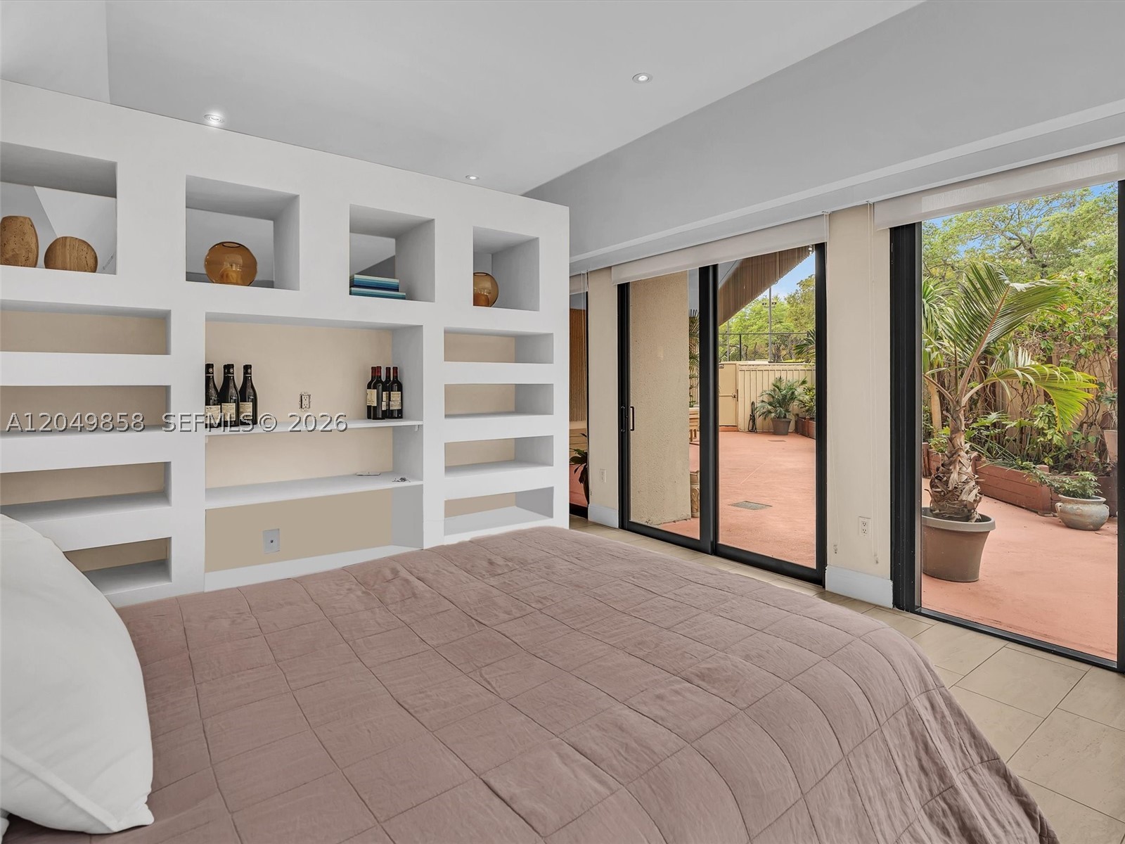 YACHT HARBOUR CONDO - Residential