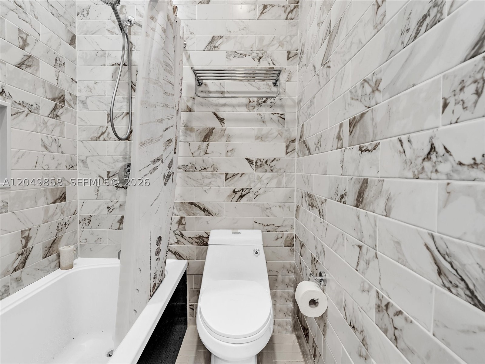 YACHT HARBOUR CONDO - Residential