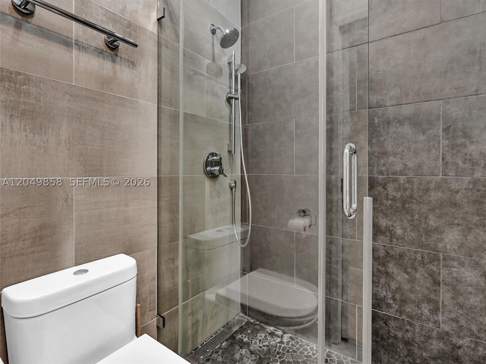 YACHT HARBOUR CONDO - Residential