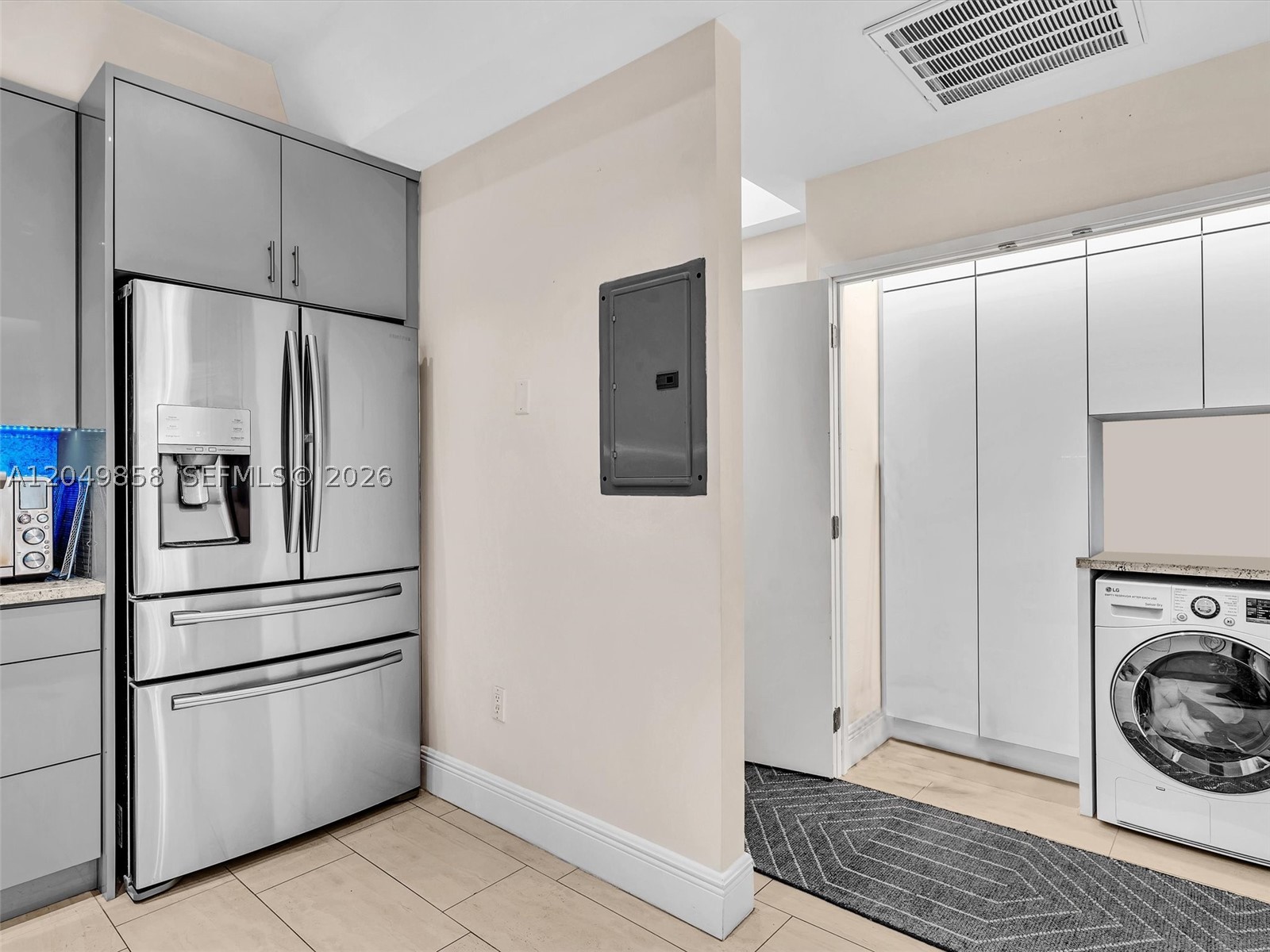 YACHT HARBOUR CONDO - Residential
