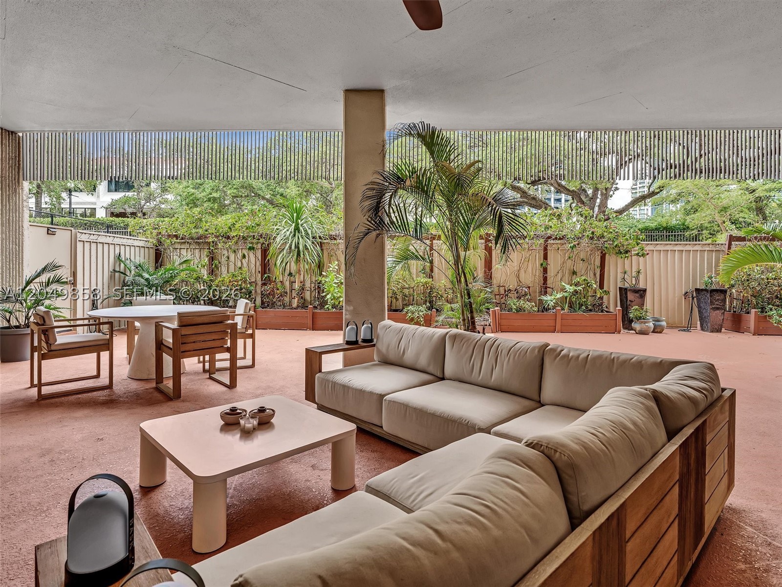 YACHT HARBOUR CONDO - Residential