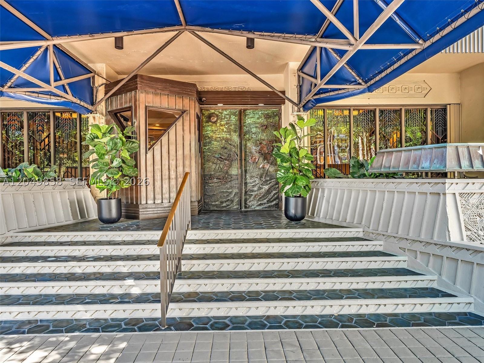 YACHT HARBOUR CONDO - Residential