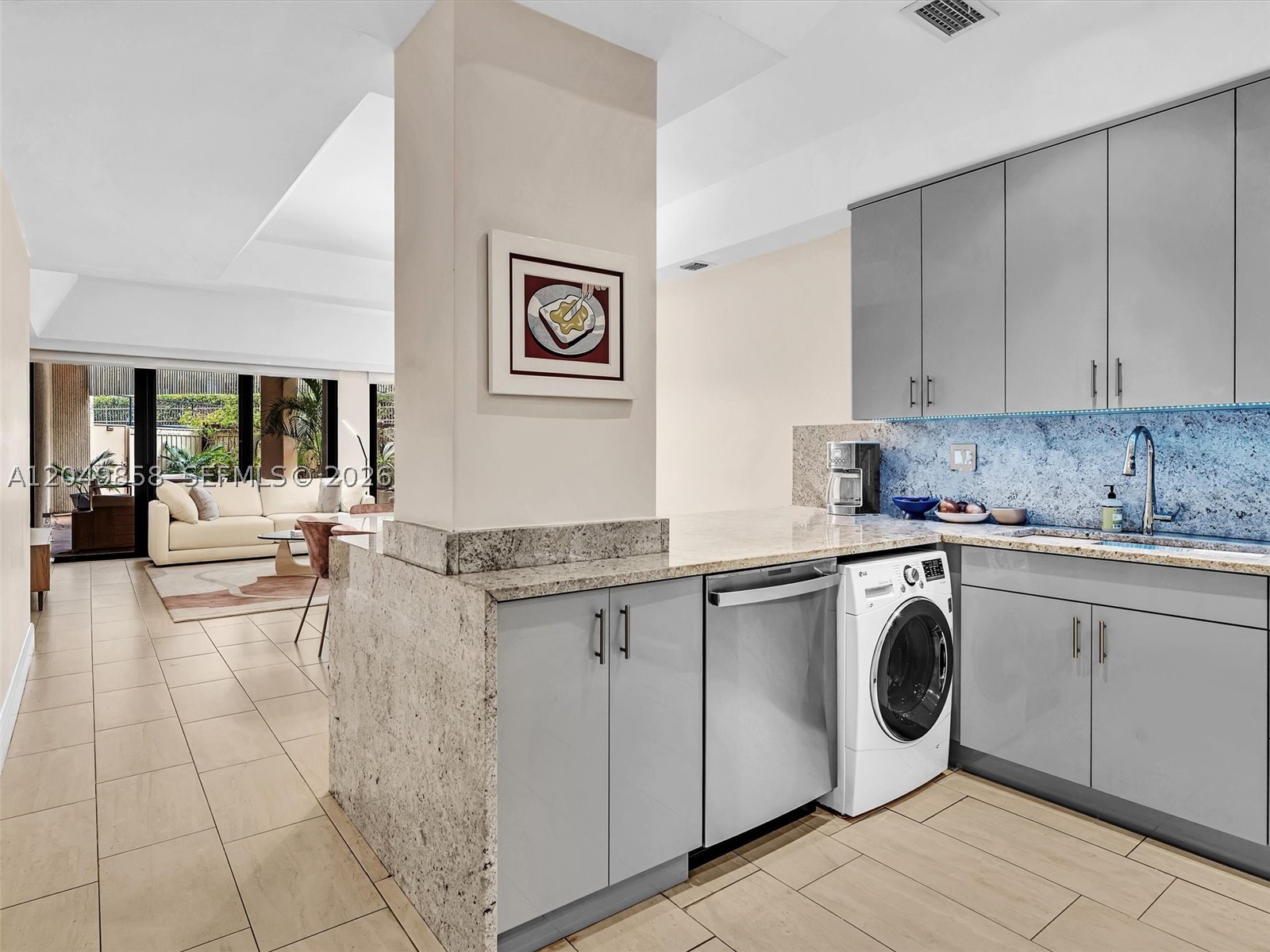YACHT HARBOUR CONDO - Residential