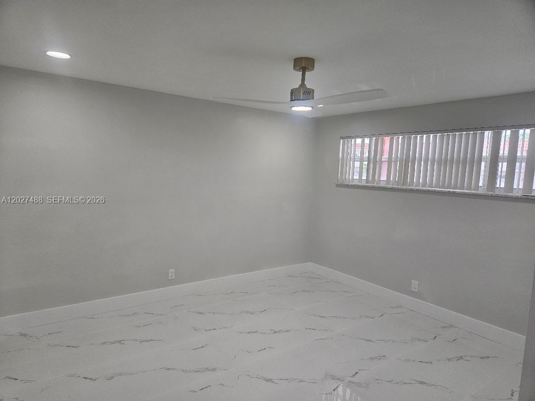 HOLLYBROOK GOLF AND - Residential