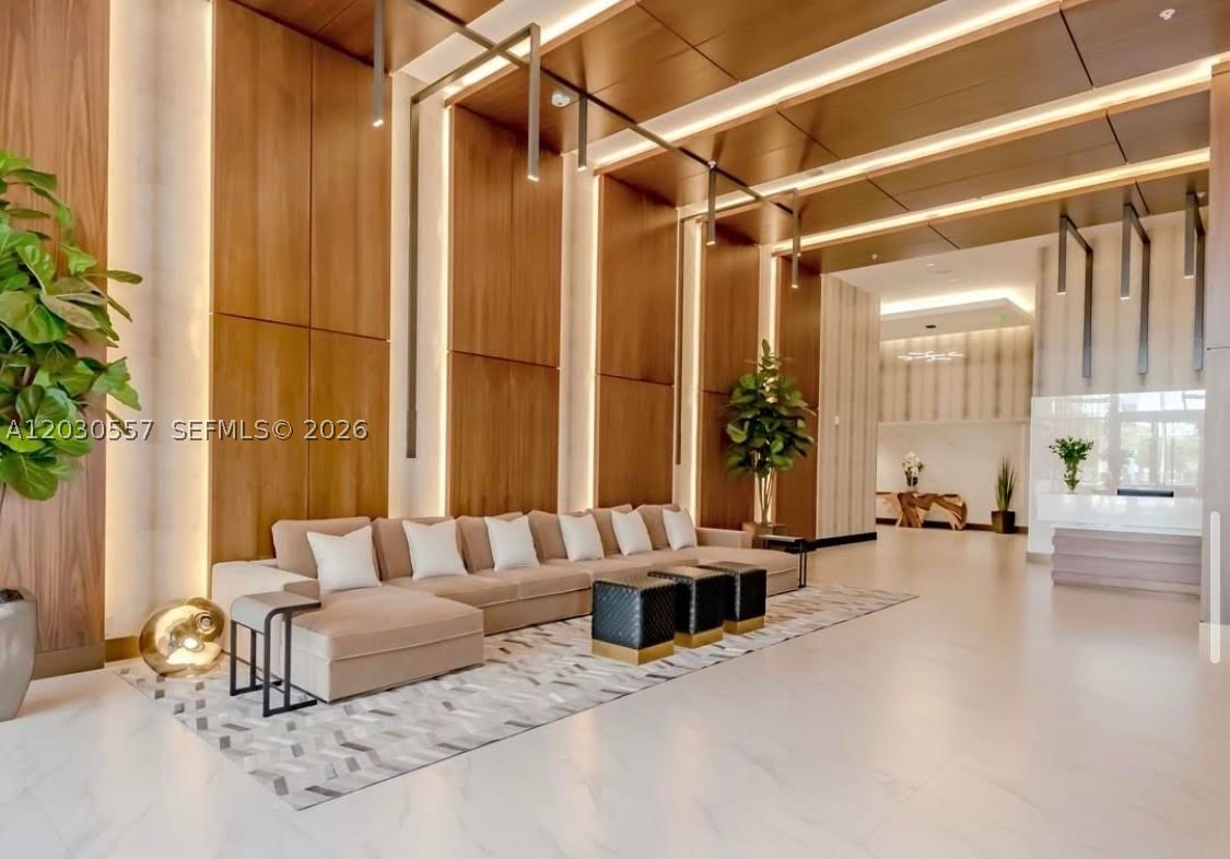 AVENTURA PARKSQUARE RESID - Residential